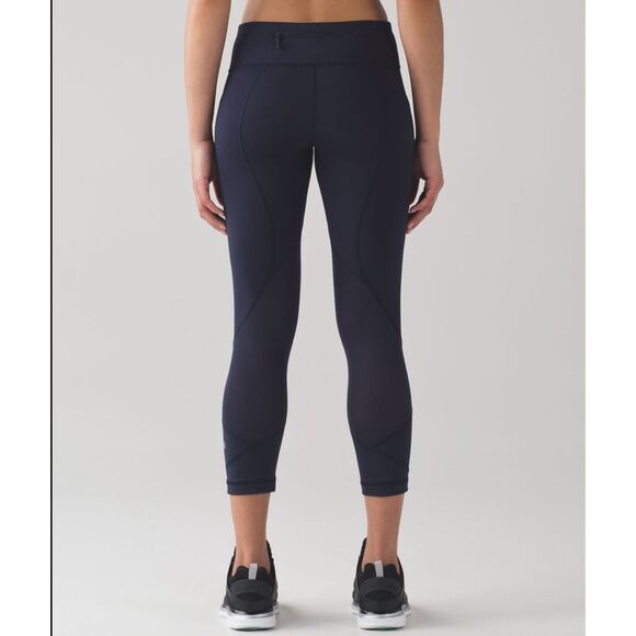 Lululemon Pace Rival Crop (22") in Midnight Navy - Picture 2 of 5